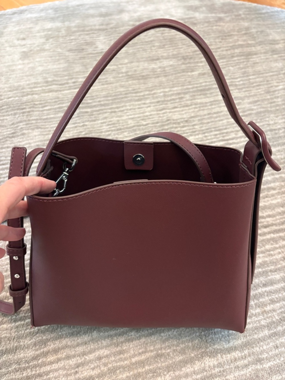 MANGO Women's Structured Shoulder Bag in Burgundy